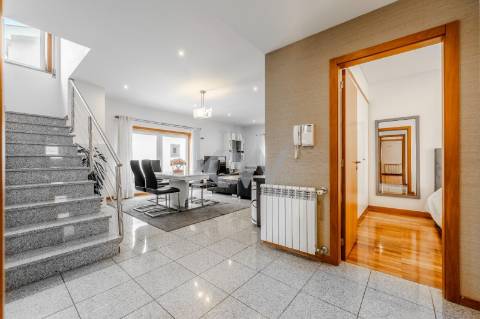 .Moradia T4+1 em Vila do Conte 4 frentes 