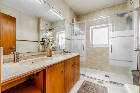 .Moradia T4+1 em Vila do Conte 4 frentes 