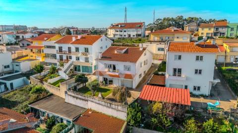 .Moradia T4+1 em Vila do Conte 4 frentes 