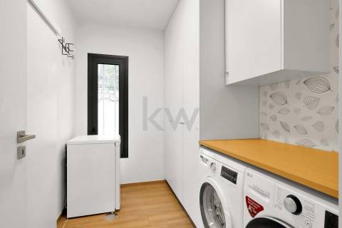 Moradia T4 Independente - Contemporânea, na encosta de Valbom, Gondomar