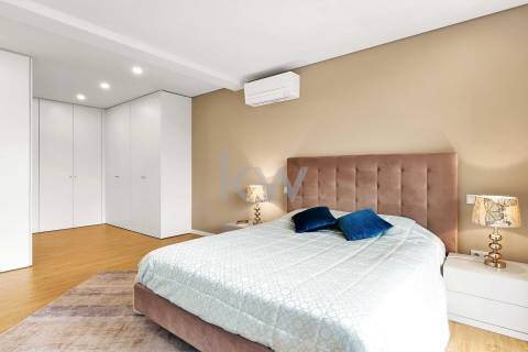 Moradia T4 Independente - Contemporânea, na encosta de Valbom, Gondomar