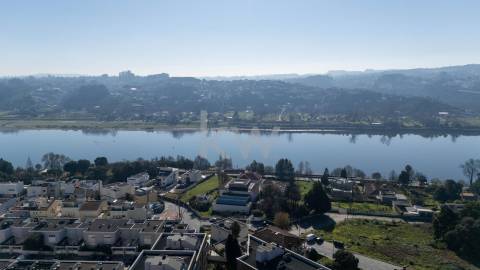 Moradia T4 Independente - Contemporânea, na encosta de Valbom, Gondomar