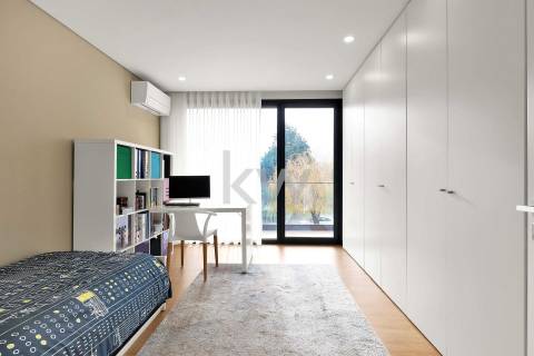 Moradia T4 Independente - Contemporânea, na encosta de Valbom, Gondomar