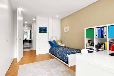 Moradia T4 Independente - Contemporânea, na encosta de Valbom, Gondomar