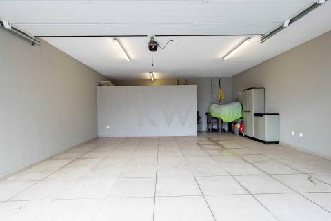 Moradia T4 Independente - Contemporânea, na encosta de Valbom, Gondomar