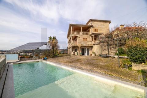 🌟 Encante-se com esta Moradia em Vilarinho, Santo Tirso! 🌟