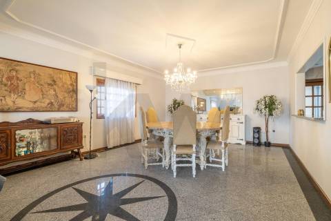 🌟 Encante-se com esta Moradia em Vilarinho, Santo Tirso! 🌟