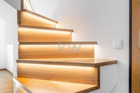 T2+1,  duplex, Rua França Júnior (Matosinhos Centro), novo a estrear, com 107m2