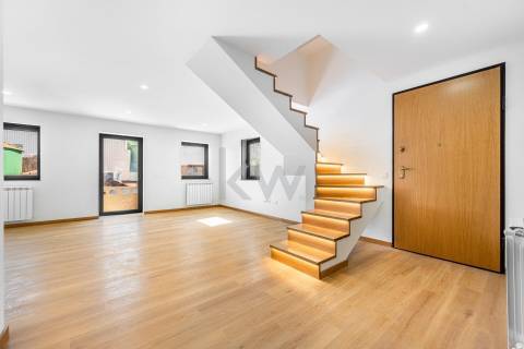 T2+1,  duplex, Rua França Júnior (Matosinhos Centro), novo a estrear, com 107m2