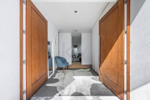 Moradia T5 com piscina e jardim em Santo Tirso