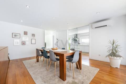 Moradia T5 com piscina e jardim em Santo Tirso