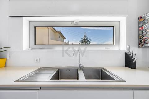 Moradia T5 com piscina e jardim em Santo Tirso