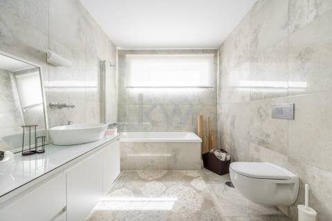 Moradia T5 com piscina e jardim em Santo Tirso