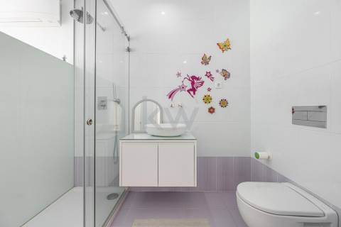 Moradia T5 com piscina e jardim em Santo Tirso