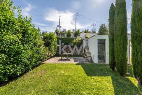 Moradia T5 com piscina e jardim em Santo Tirso