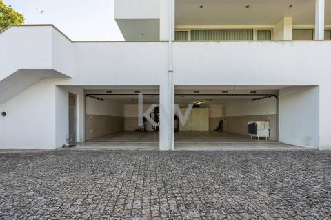 Moradia T5 com piscina e jardim em Santo Tirso