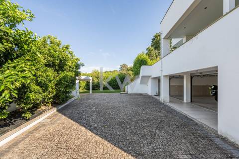 Moradia T5 com piscina e jardim em Santo Tirso