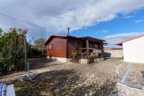 MORADIA T2 LOCALIZADA EM VIADAL - CEPELOS (VALE DE CAMBRA)