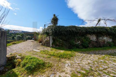 MORADIA T2 LOCALIZADA EM VIADAL - CEPELOS (VALE DE CAMBRA)