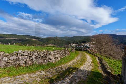 MORADIA T2 LOCALIZADA EM VIADAL - CEPELOS (VALE DE CAMBRA)
