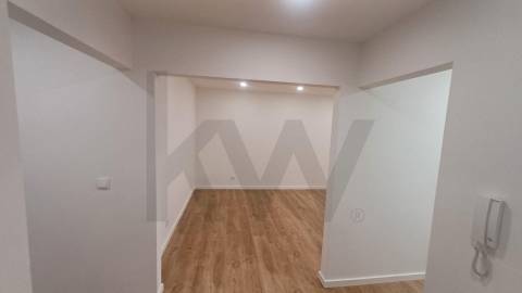 Apartamento T2 na Estrada Exterior da Circunvalação na Senhora da Hora
