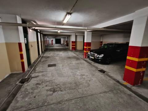 Apartamento T2 na Estrada Exterior da Circunvalação na Senhora da Hora