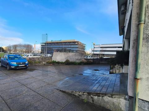 Apartamento T2 na Estrada Exterior da Circunvalação na Senhora da Hora