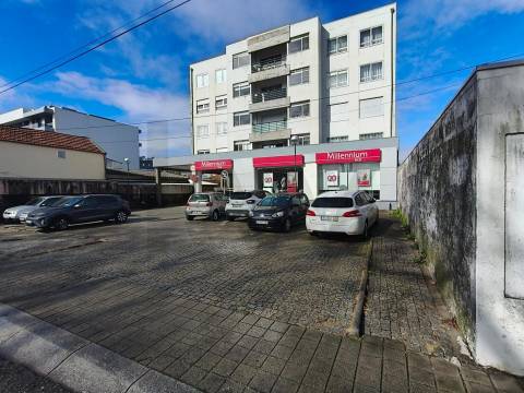 Apartamento T2 na Estrada Exterior da Circunvalação na Senhora da Hora