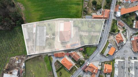 Moradia de luxo com 4 suites, piscina interior e court de ténis