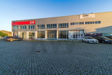 Armazém de 800m2 na rotunda do mar shopping 