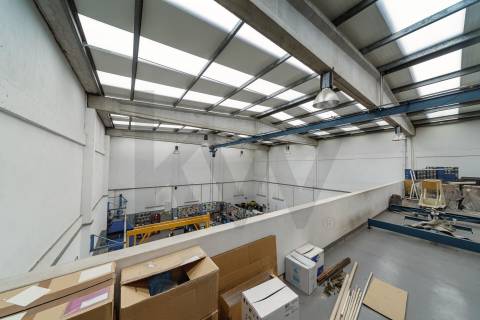 Armazém de 800m2 na rotunda do mar shopping 