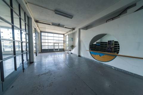 Armazém de 800m2 na rotunda do mar shopping 