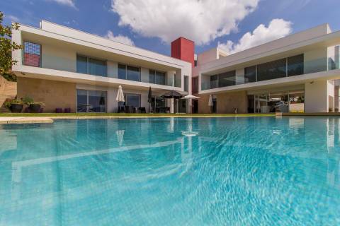 Moradia de Luxo T4 com 746m2 de Área no Parque Natural das Sete Fontes em S. Victor, Braga