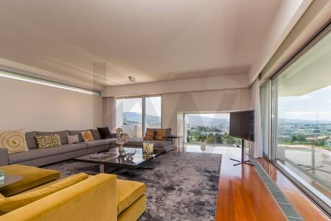 Moradia de Luxo T4 com 746m2 de Área no Parque Natural das Sete Fontes em S. Victor, Braga