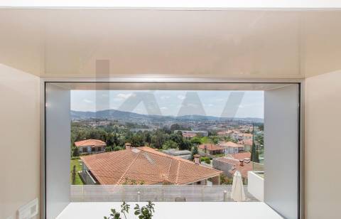 Moradia de Luxo T4 com 746m2 de Área no Parque Natural das Sete Fontes em S. Victor, Braga