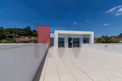 Moradia de Luxo T4 com 746m2 de Área no Parque Natural das Sete Fontes em S. Victor, Braga