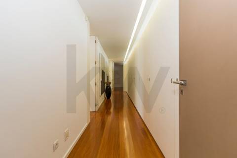 Moradia de Luxo T4 com 746m2 de Área no Parque Natural das Sete Fontes em S. Victor, Braga