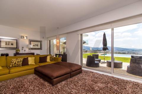Moradia de Luxo T4 com 746m2 de Área no Parque Natural das Sete Fontes em S. Victor, Braga