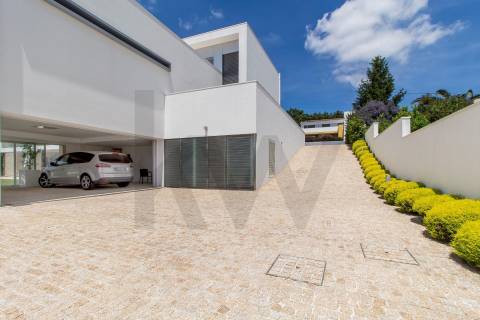 Moradia de Luxo T4 com 746m2 de Área no Parque Natural das Sete Fontes em S. Victor, Braga