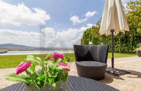 Moradia de Luxo T4 com 746m2 de Área no Parque Natural das Sete Fontes em S. Victor, Braga