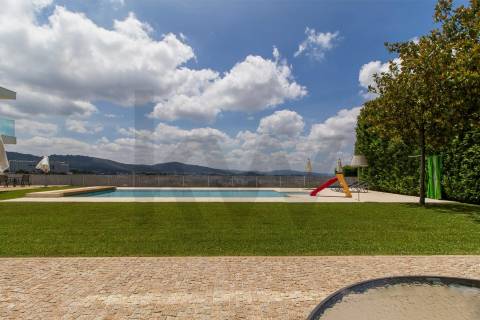 Moradia de Luxo T4 com 746m2 de Área no Parque Natural das Sete Fontes em S. Victor, Braga