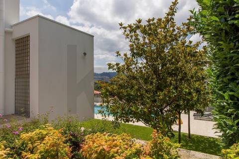 Moradia de Luxo T4 com 746m2 de Área no Parque Natural das Sete Fontes em S. Victor, Braga