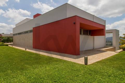 Moradia de Luxo T4 com 746m2 de Área no Parque Natural das Sete Fontes em S. Victor, Braga