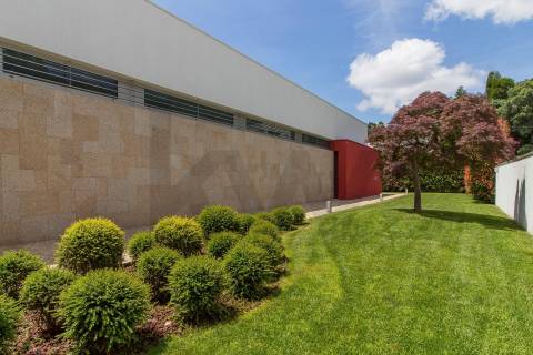 Moradia de Luxo T4 com 746m2 de Área no Parque Natural das Sete Fontes em S. Victor, Braga