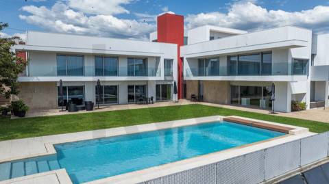 Moradia de Luxo T4 com 746m2 de Área no Parque Natural das Sete Fontes em S. Victor, Braga