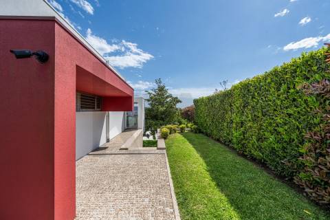 Moradia de Luxo T4 com 746m2 de Área no Parque Natural das Sete Fontes em S. Victor, Braga