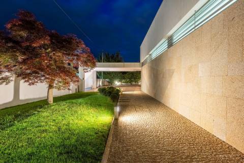 Moradia de Luxo T4 com 746m2 de Área no Parque Natural das Sete Fontes em S. Victor, Braga