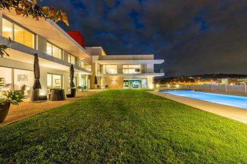 Moradia de Luxo T4 com 746m2 de Área no Parque Natural das Sete Fontes em S. Victor, Braga