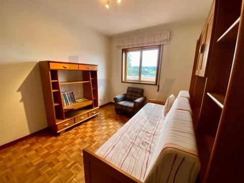 Moradia T4 com Jardim e Garagem – S. Cosme, Gondomar