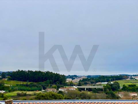 Moradia T4 com Jardim e Garagem – S. Cosme, Gondomar